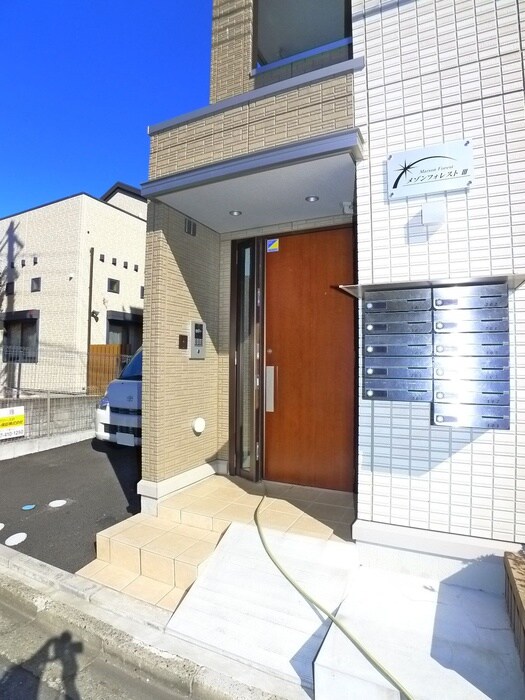 物件外観写真3　(エントランス部分)