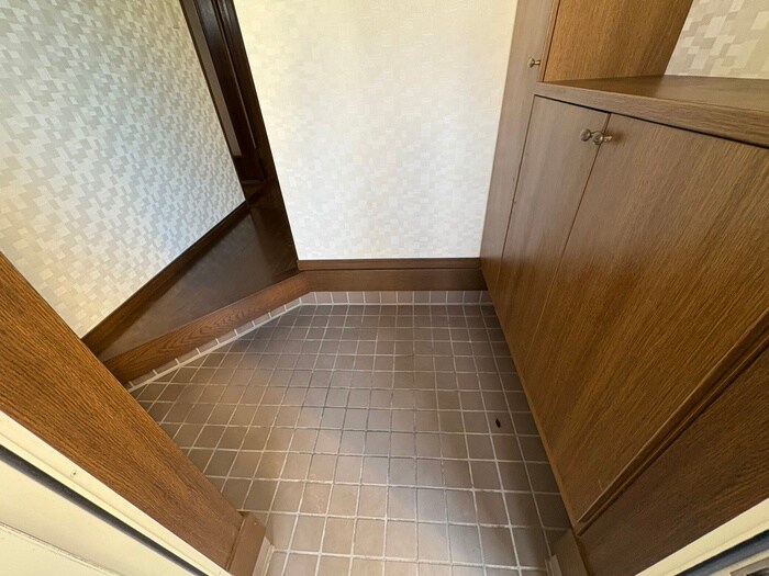 物件内観写真15　(玄関)