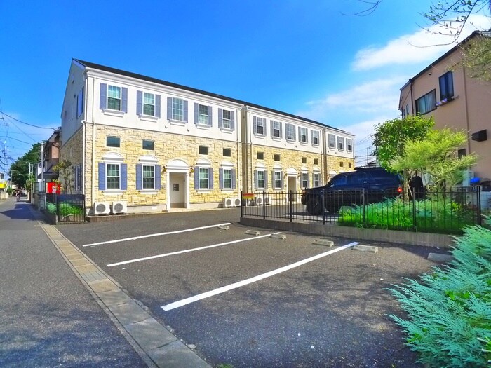 物件外観写真2　(駐車場)