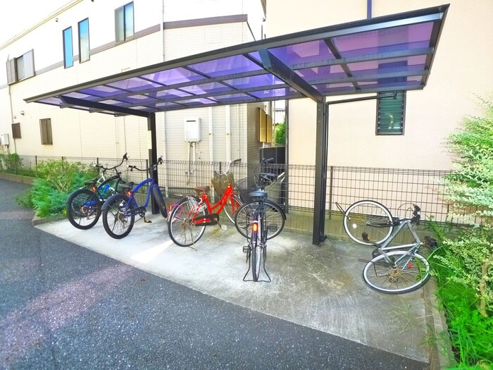 物件外観写真5　(駐輪場)