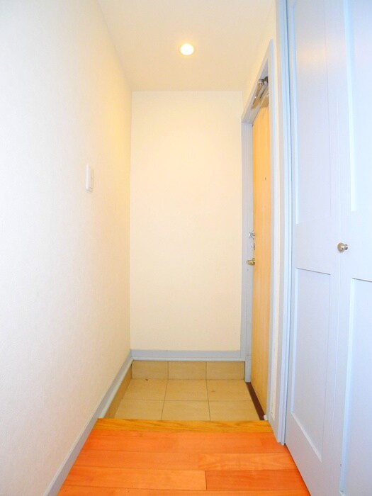 物件内観写真17　(玄関)