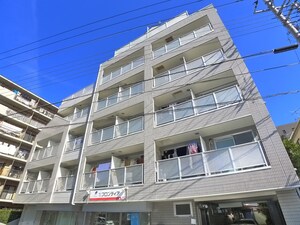 イーストアベニュー外観写真