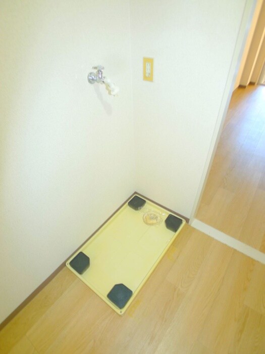 物件内観写真15　(洗濯機置場)