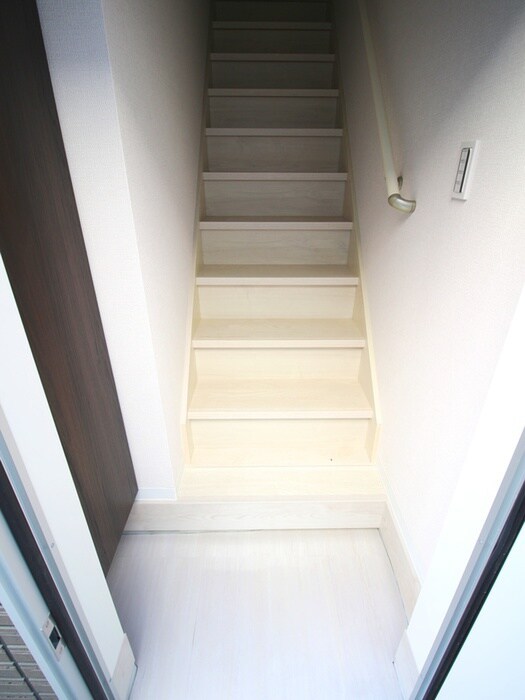 物件内観写真17　(玄関)