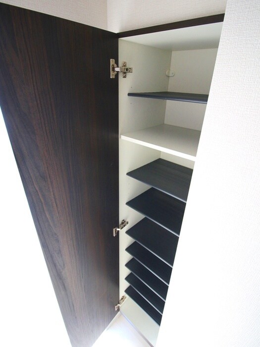 物件内観写真18　(靴箱)