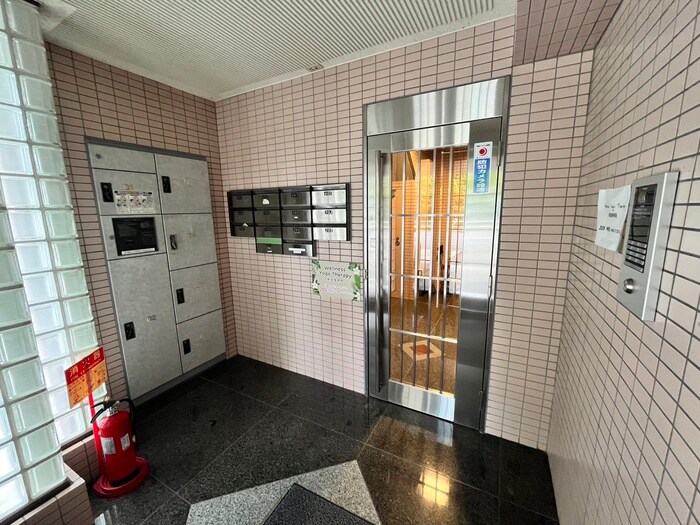 物件外観写真4　(建物設備)