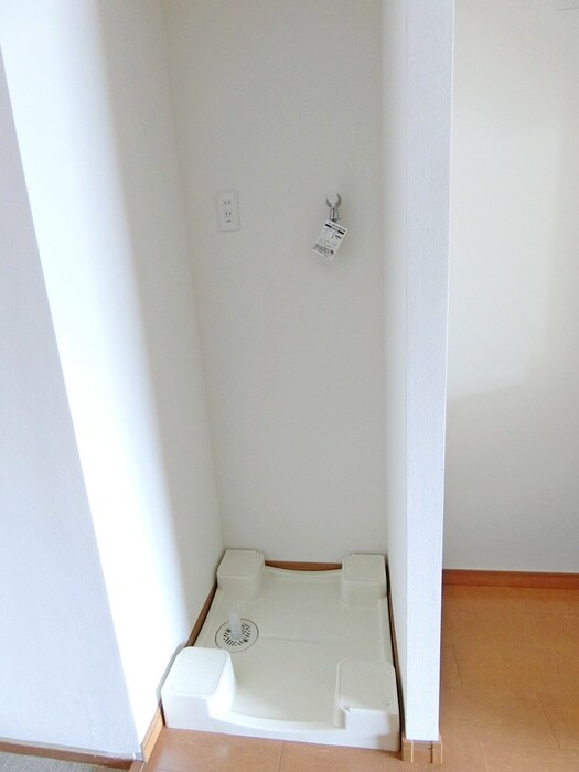 物件内観写真15　(洗濯機置場)