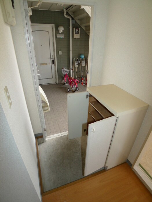 物件内観写真9　(靴箱)