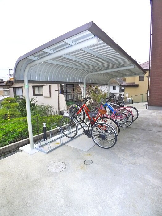 物件外観写真3　(駐輪場)