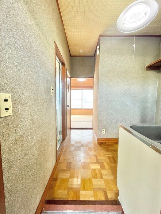 物件内観写真14　(玄関)