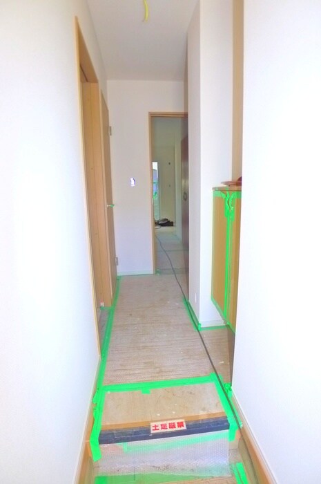 物件内観写真18　(廊下)
