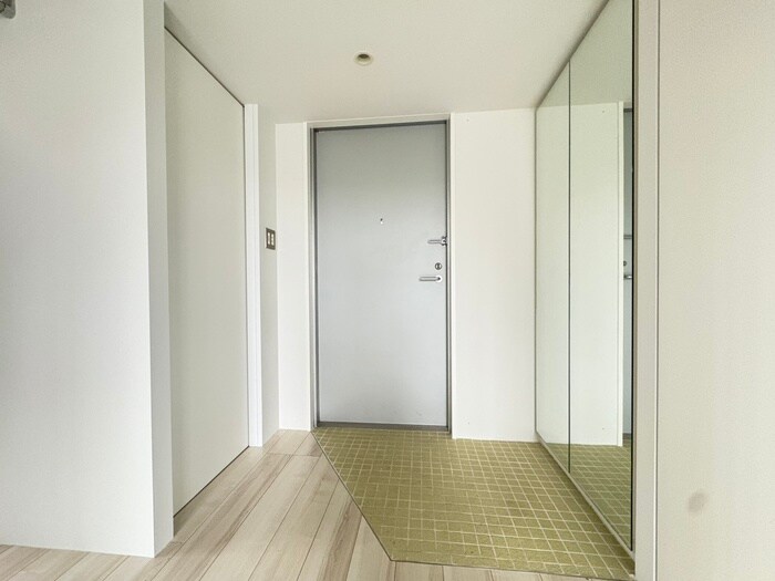 物件内観写真19　(玄関)