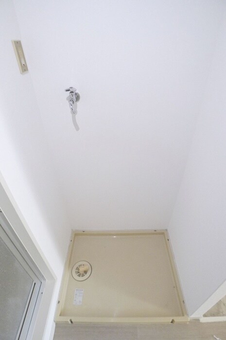 物件内観写真15　(洗濯機置場)