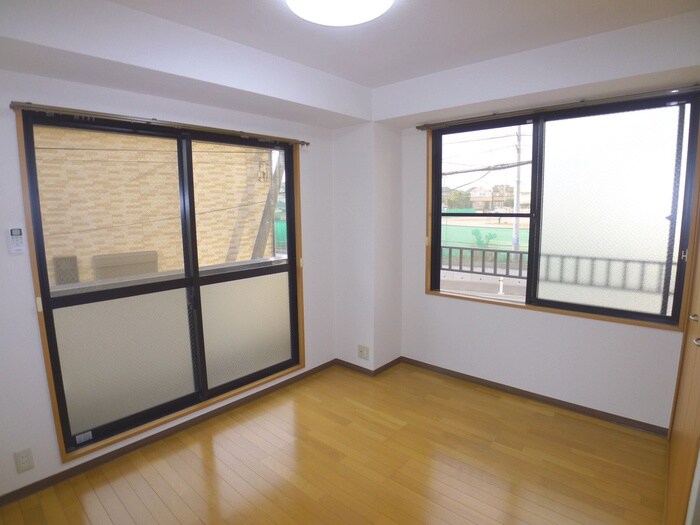 物件内観写真6　(居室)