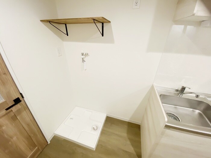 物件内観写真12　(洗濯機置場)