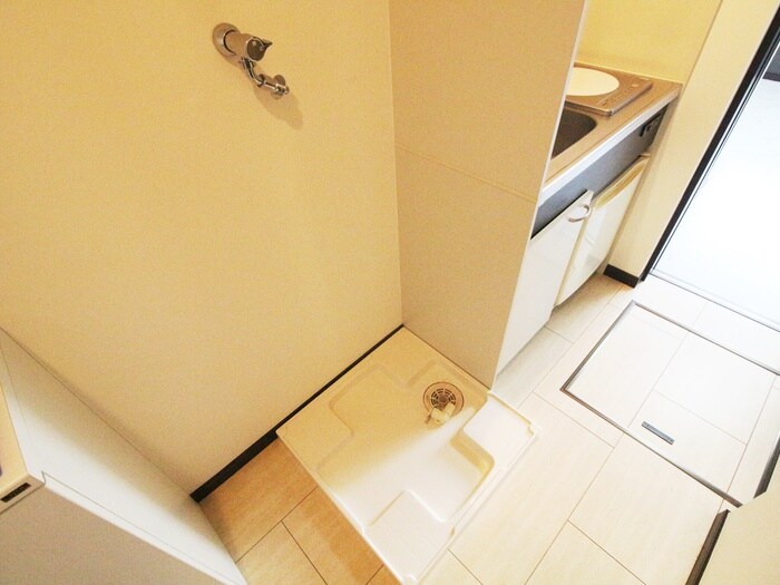 物件内観写真12　(洗濯機置場)