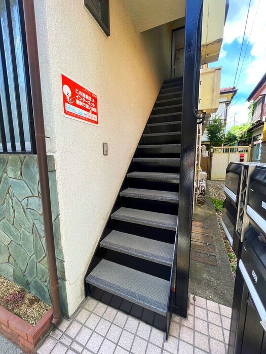 物件外観写真4　(エントランス部分)