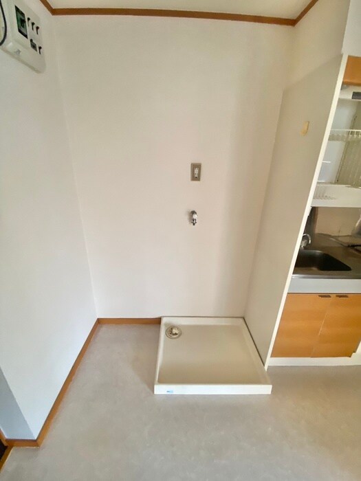 物件内観写真14　(洗濯機置場)