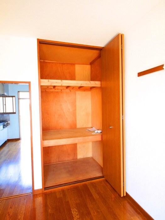 物件内観写真12　(収納)