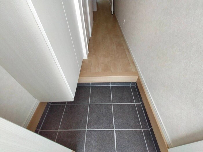 物件内観写真15　(玄関)