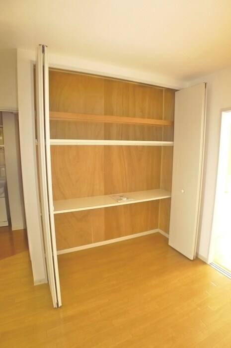 物件内観写真13　(収納)