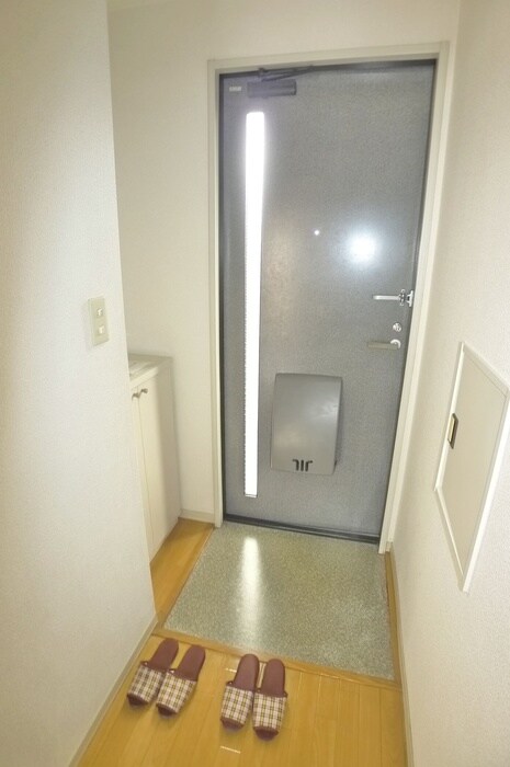 物件内観写真16　(玄関)