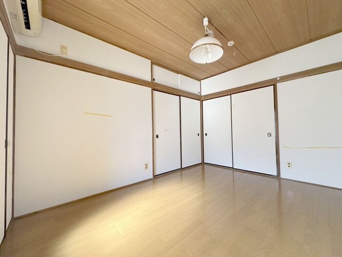 物件内観写真8　(居室)