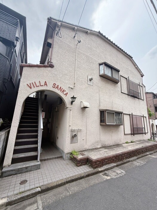 物件外観写真6　(エントランス部分)