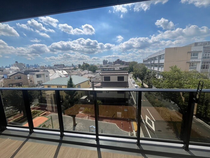 物件内観写真17　(室内からの展望)