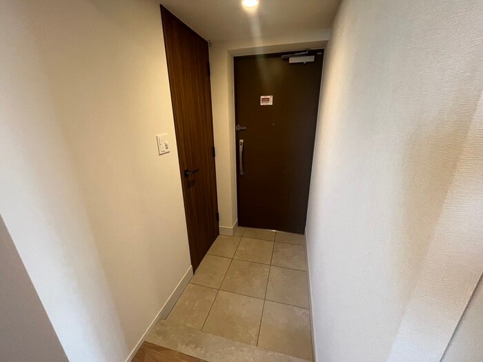 物件内観写真18　(玄関)