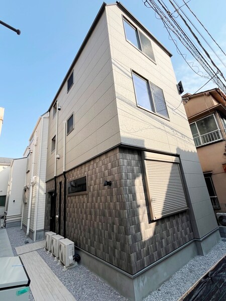 integral  EAST  四ツ木外観写真