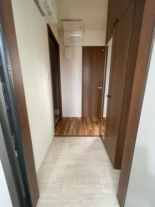 物件内観写真18　(玄関)