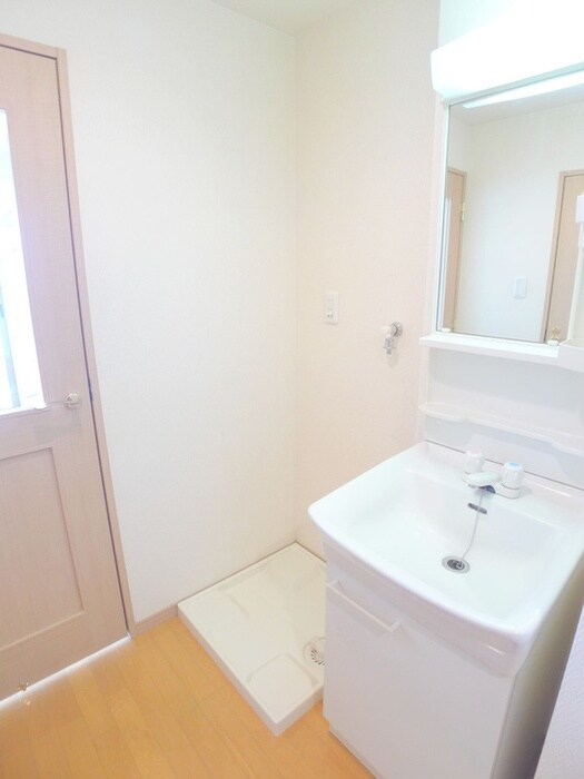 物件内観写真15　(洗濯機置場)