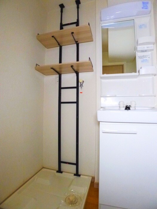 物件内観写真17　(洗濯機置場)