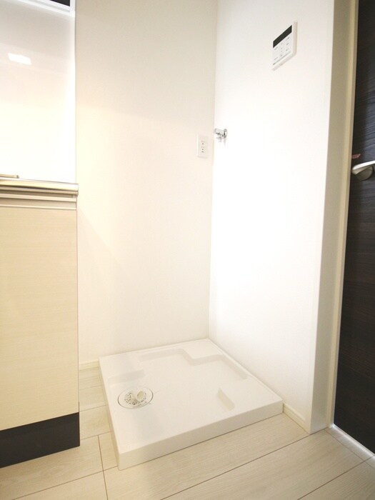 物件内観写真15　(洗濯機置場)