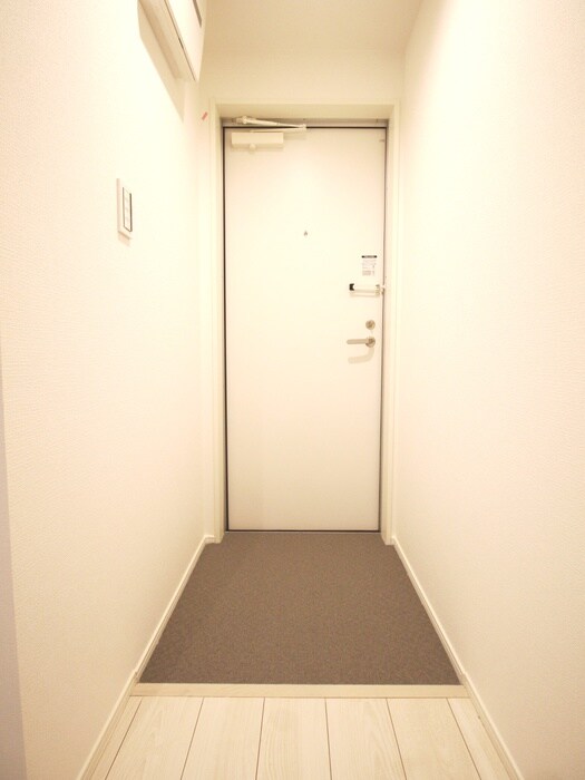 物件内観写真18　(玄関)
