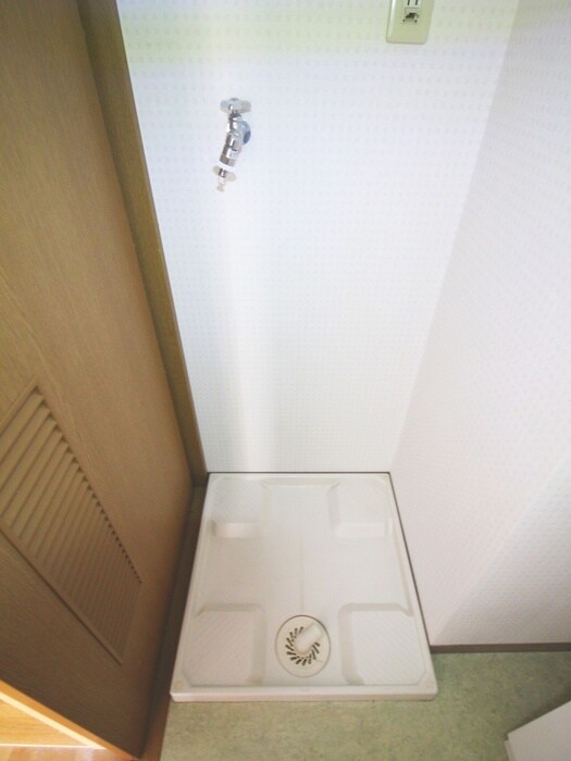 物件内観写真15　(洗濯機置場)