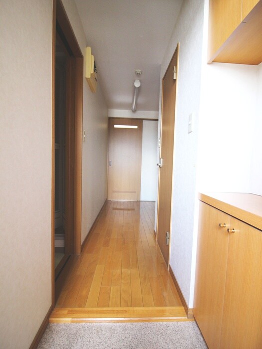 物件内観写真18　(廊下)