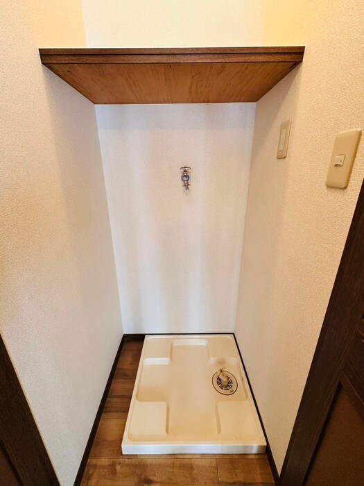 物件内観写真15　(洗濯機置場)