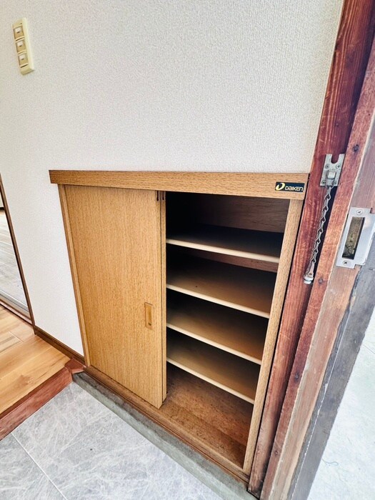 物件内観写真16　(靴箱)