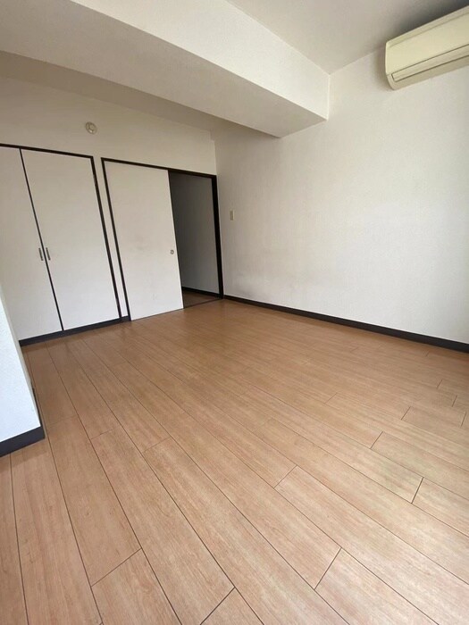 物件内観写真4　(居室)