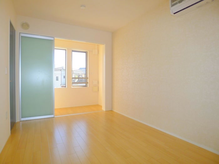 物件内観写真8　(室内からの展望)