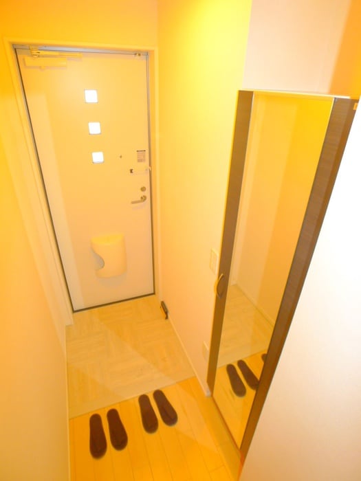 物件内観写真16　(玄関)