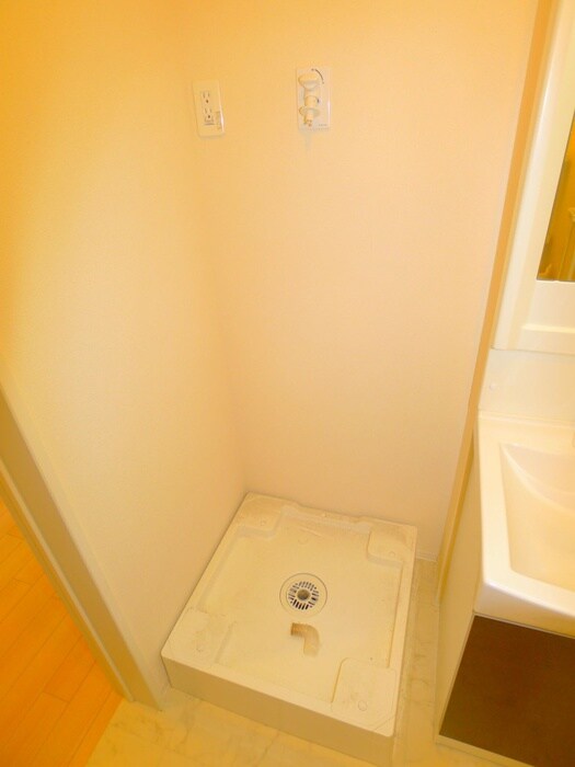 物件内観写真21　(洗濯機置場)