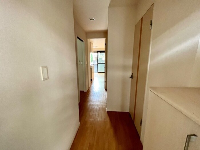 物件内観写真17　(廊下)