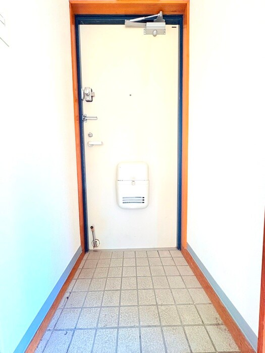 物件内観写真7　(玄関)