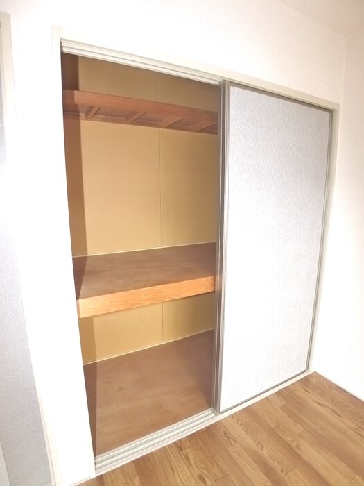 物件内観写真16　(収納)