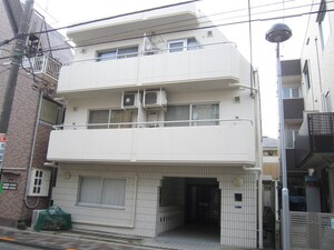 小さいアパ－トメント外観写真
