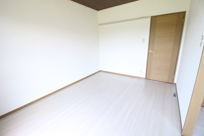 物件内観写真12　(居室)