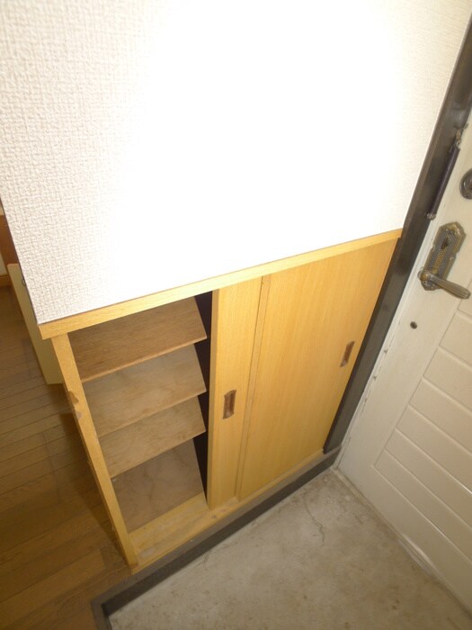 物件内観写真4　(靴箱)